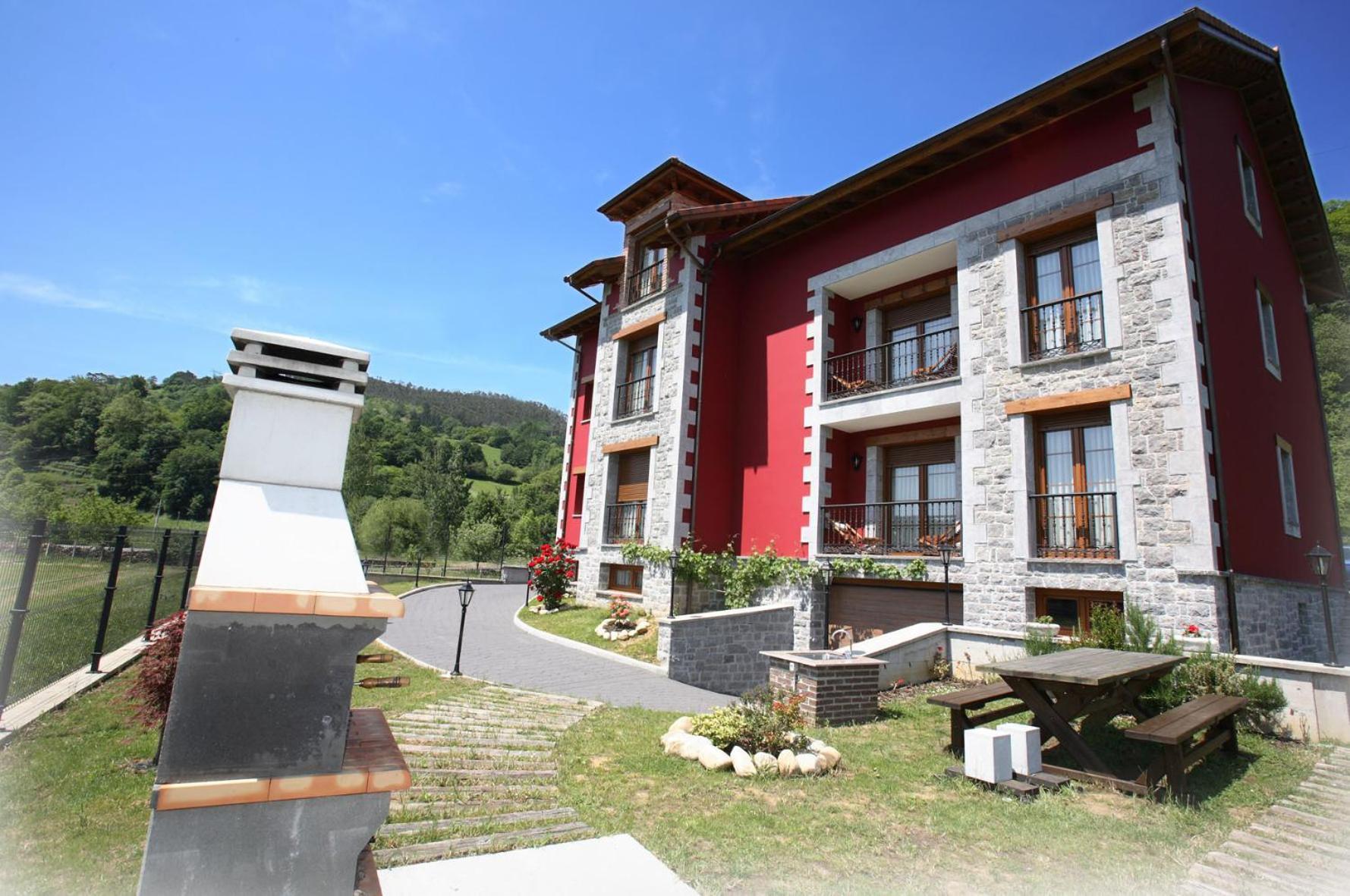 Apartamentos Rurales La Vina Cangas de Onis Bagian luar foto