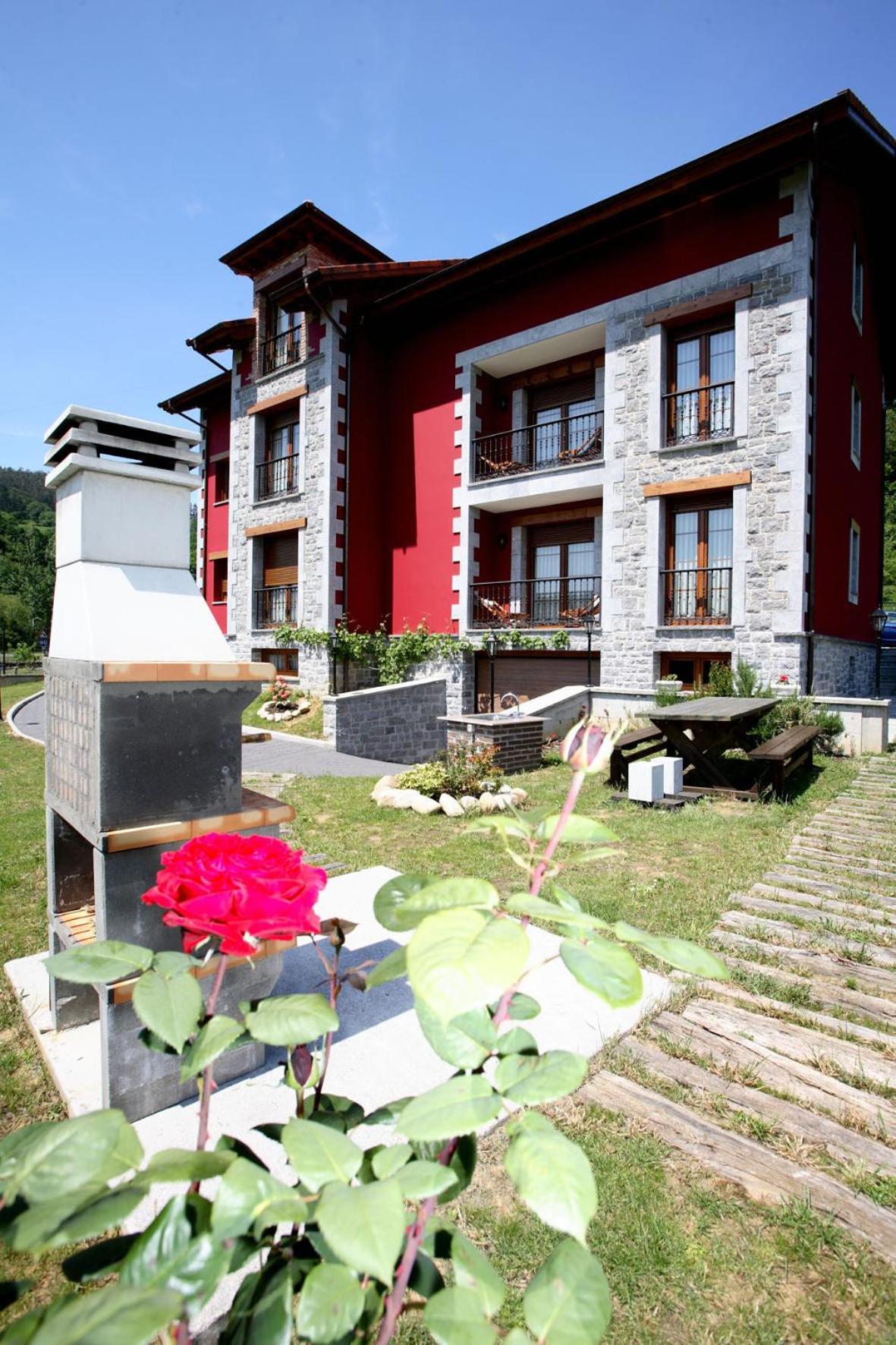 Apartamentos Rurales La Vina Cangas de Onis Bagian luar foto